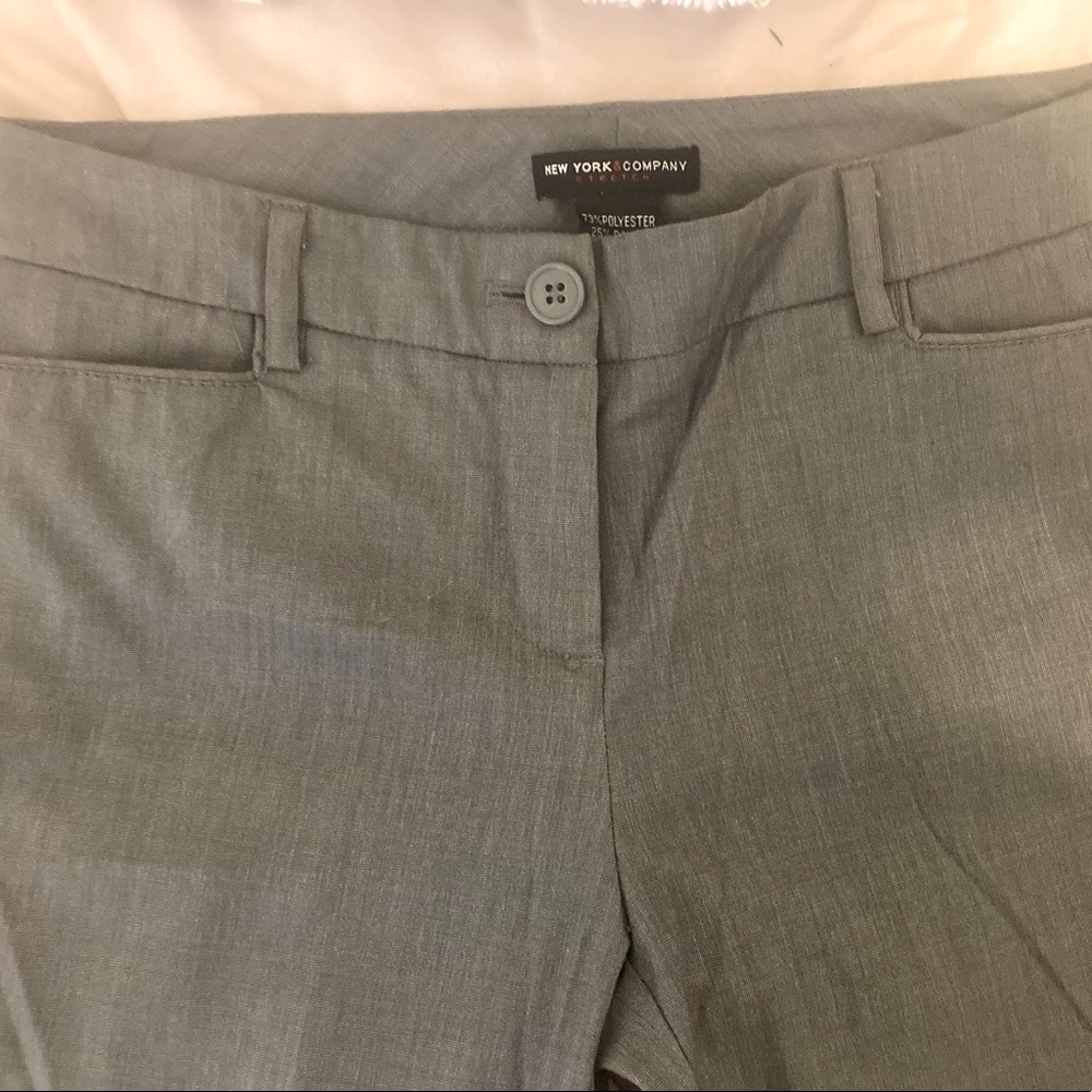 New York and Company Black and White Wide Leg Dress Pant Size 4 Petite